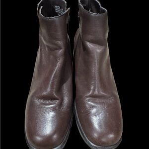 Hillary & Hanson Astoria Dark Brown Leather Ankle Boot. Size 5 1/2 M